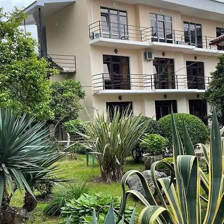 Guest House Dali Gagra Exterior foto