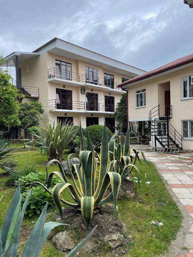 Guest House Dali Gagra Exterior foto